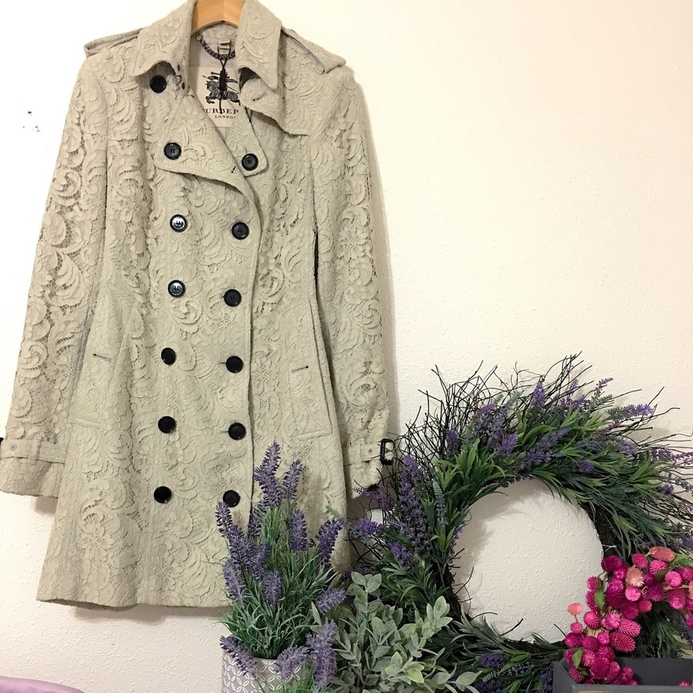 ❌⛔️SOLD⛔️❌ Burberry London Beige Lace Trench {4}